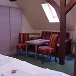 게스트하우스 Und Restaurant 